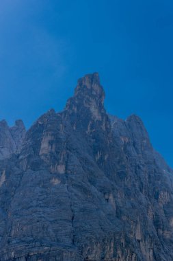 Güney Tyrol Alpleri 'nde yaz tatili ve yürüyüş hissi - Güney Tyrol / İtalya