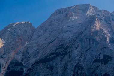 Güney Tyrol Alpleri 'nde yaz tatili ve yürüyüş hissi - Güney Tyrol / İtalya