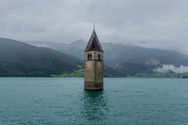 Güney Tyrol Alpleri 'nde yaz tatili ve yürüyüş hissi - Güney Tyrol / İtalya