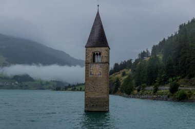 Güney Tyrol Alpleri 'nde yaz tatili ve yürüyüş hissi - Güney Tyrol / İtalya