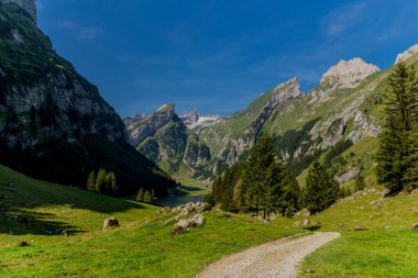İsviçre 'deki Appenzell dağlarında güzel bir keşif turu. - Appenzell / Alpstein / İsviçre