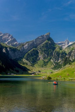 İsviçre 'deki Appenzell dağlarında güzel bir keşif turu. - Appenzell / Alpstein / İsviçre