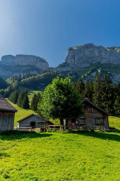 İsviçre 'deki Appenzell dağlarında güzel bir keşif turu. - Appenzell / Alpstein / İsviçre