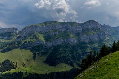 İsviçre 'deki Appenzell dağlarında güzel bir keşif turu. - Appenzell / Alpstein / İsviçre