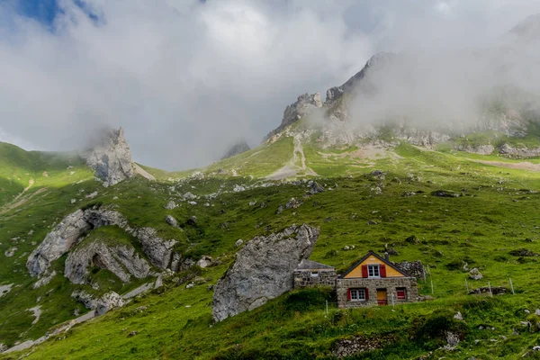 스위스의아 산맥을 지나는 아름다운 여행이었습니다 Appenzell Alpstein Switzerland — 스톡 사진