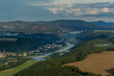 Farklı yerlerdeki Saksonya / Almanya 'daki Saksonya gezisi.