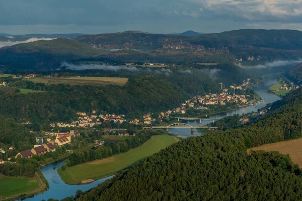 Farklı yerlerdeki Saksonya / Almanya 'daki Saksonya gezisi.