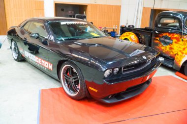 Kuala Lumpur, Malezya - 28 Temmuz 2018: Dodge Challenger Srt8 Festivali sanat hız Kuala Lumpur, Malezya