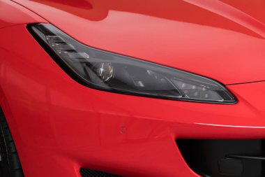 Kuala Lumpur, Malezya - 29 Eylül 2018: Yakın çekim Far Ferrari Portofino ekranda roadshow Kuala Lumpur, Malezya