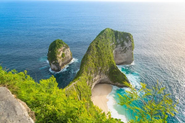 Belo Pôr Sol Vista Incrível Praia Kelingking Baía Manta Ilha — Fotografia de Stock