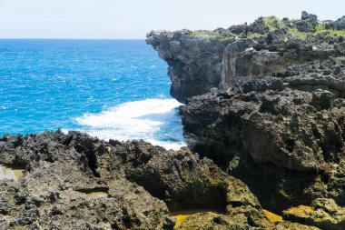 Mavi ve beyaz güzel doğa Sumba, Endonezya ters Danau Weekuri dalgalar