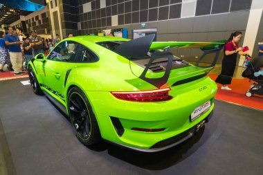 Singapur - 12 Ocak 2019: Porsche 911 Gt3 Rs Singapur Motor yönü göster.