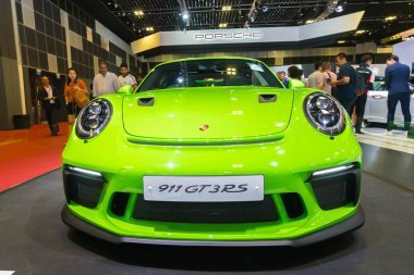 Singapur - 12 Ocak 2019: Porsche 911 Gt3 Rs Singapur Motor yönü göster.