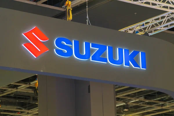 Singapur - 12 Ocak 2019: Suzuki şirket logosu, Singapur Otomobil Fuarı