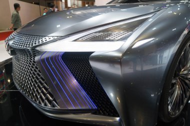 Kuala Lumpur, Malezya - 23 Kasım 2018: Yakın çekim Far Lexus Ls + konseptinden Kuala Lumpur Otomobil Fuarı'nda