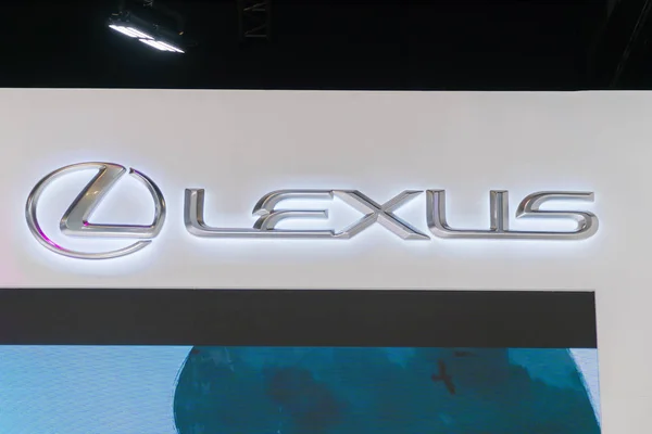 Lexus-Logo auf der Motorshow in Kuala Lumpur — Stockfoto