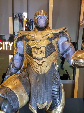 Roadshow'da Avengers filminden Thanos heykeli