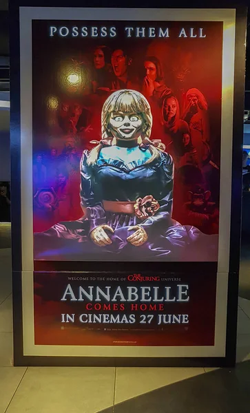 Annabelle film poster, Annabelle é um filme de terror sobrenatural americano de 2014 prequela de The Conjuring — Fotografia de Stock