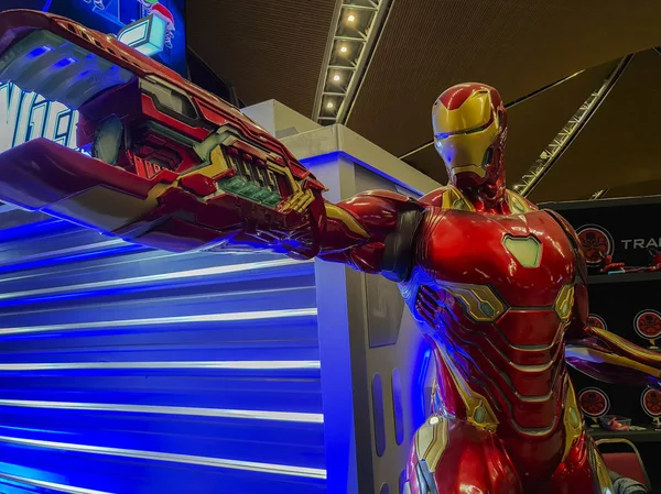 Ironman-Statue aus dem Endspiel der Rächer. the avengers, ist ein amerikanischer Superheldenfilm, der auf dem Superheldenteam der Marvel Comics basiert, das von den Marvel Studios produziert wurde — Stockfoto