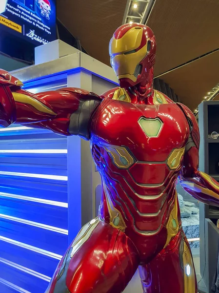 Ironman szobor Avengers végjáték. The Avengers, egy amerikai szuperhős film, amely a Marvel Comics által gyártott szuperhős csapat által készített Marvel Studios — Stock Fotó