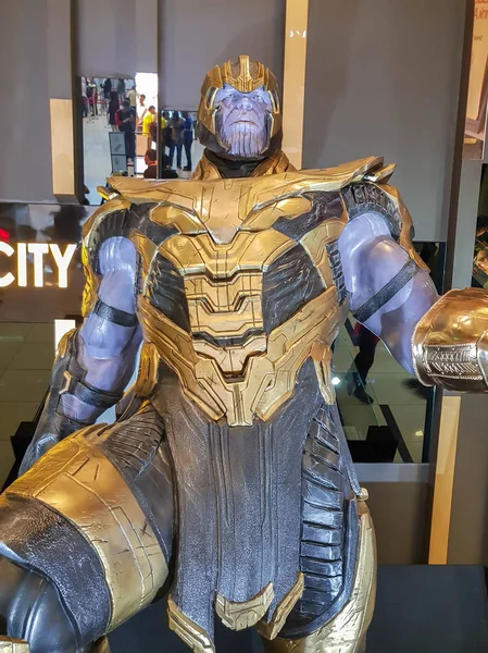 Estátua de Thanos do filme Avengers no roadshow — Fotografia de Stock