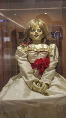 Annabelle, The Hojuring 'in 2014 yapımı doğaüstü bir korku filmidir.