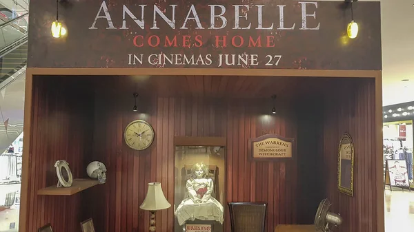 Annabelle replica während der Roadshow-Promotion, annabelle ist ein amerikanischer übernatürlicher Horrorfilm aus dem Jahr 2014 — Stockfoto