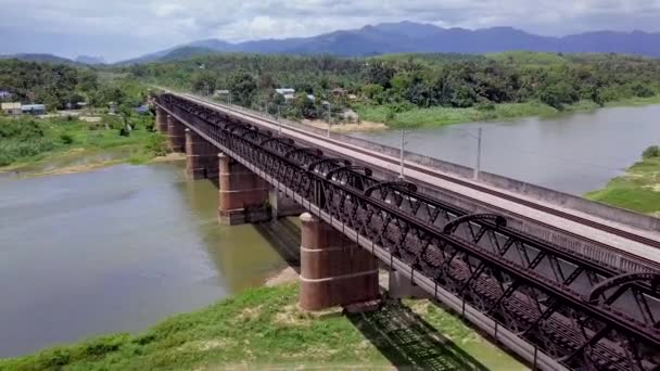 Filmato Aereo Delle Linee Ferroviarie Sul Victoria Bridge Kuala Kangsar — Video Stock