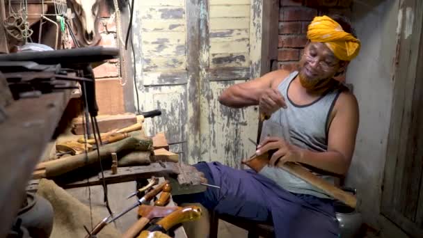 Local Demonstrate Making Art Crafting Malay Traditional Asymmetrical Dagger Called — Stock Video