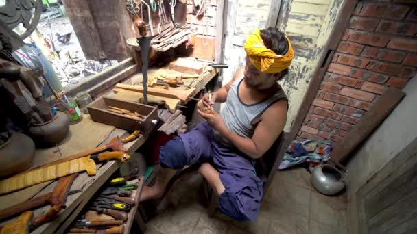 Local Demonstrate Making Art Crafting Malay Traditional Asymmetrical Dagger Called — Stock Video