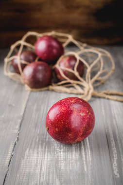 Tutku meyve veya tablo üzerinde egzotik tropik ülkeden maracuja