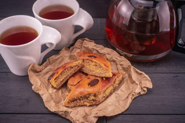 Dessert Baklava Und Süßer Tee — Stockfoto