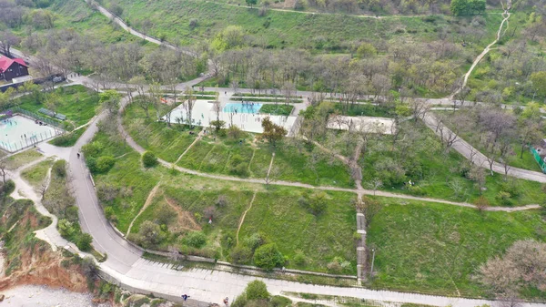 Vista Panorâmica Campo Esportivo Com Pessoas Envolvidas Esportes Parque — Fotografia de Stock