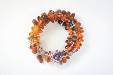 güzel pahalı el yapımı bilezik