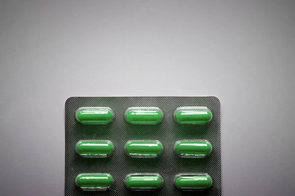 Groene Pillen Een Blister — Stockfoto