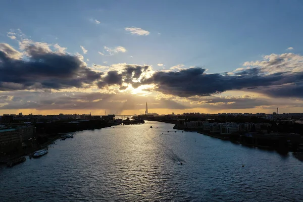 Saint Petersburg 'un helikopter manzarası