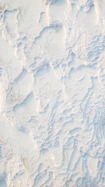 Pamukkale beyaz kil deseni gün ışığında
