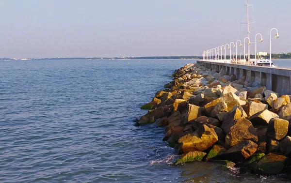 Havet Klippor Och Träpiren Sopot Norra Polen — Stockfoto