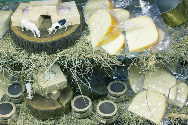 Витрина Сыры Фото