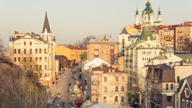 Kiev, Ukrayna-04.06.2019: turistler tarihsel c yürüyüş