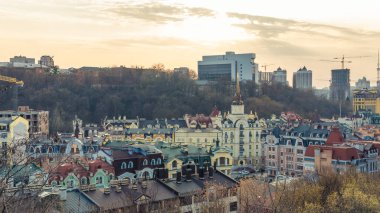 Kiev, Ukrayna-04.06.2019: turistler tarihsel c yürüyüş