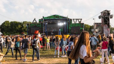 Kiev, Ukrayna - 07.09.2019: Atlas Weekend müzik festivali açık havada