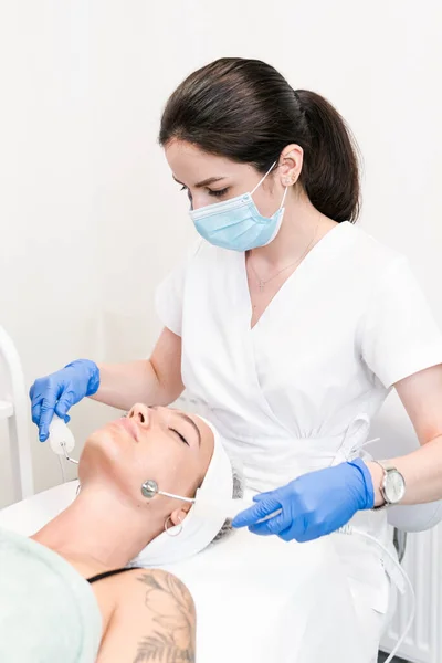 Young Female Client Cosmetic Salon Having Microcurrent Procedure Her Face — Stock Photo, Image