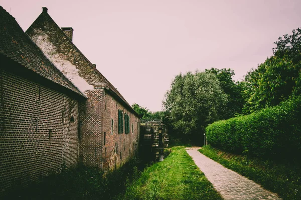 Mevcut değirmen 1763 yılında restore edilmiş ve bir konut ile genişletildi. Su değirmeni 1975 yılından beri korunan bir anıt olarak kabul edilmiştir.