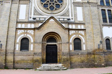 Novi Sad / Sırbistan - 04 06 2019 - Sinagog Novi Sad. Novi Sad Sinagogu, Sırbistan'ın Voyvodina eyaletindeki Sırbistan'ın Başkenti Novi Sad'daki pek çok kültür kurumundan biridir..