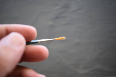 el tutma yağlı boya fırçası