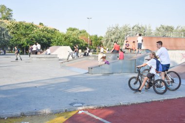 avcılar, istanbul / Türkiye - 07 06 2019 : kaykay, paten ve bisiklet parkı