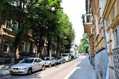 Lviv / ukrayna - 08 08 2019 : Lviv pazarı veya Rynok meydanı ve sokakları