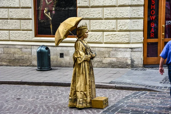 Львов Площадь Рынок Рынок Украина 2019 Люди Окрашенные Золотой Краской — стоковое фото