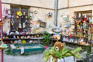 Lviv / Ukrayna - 08 08 2019 : Kayıp Oyuncaklar Yard - Lviv